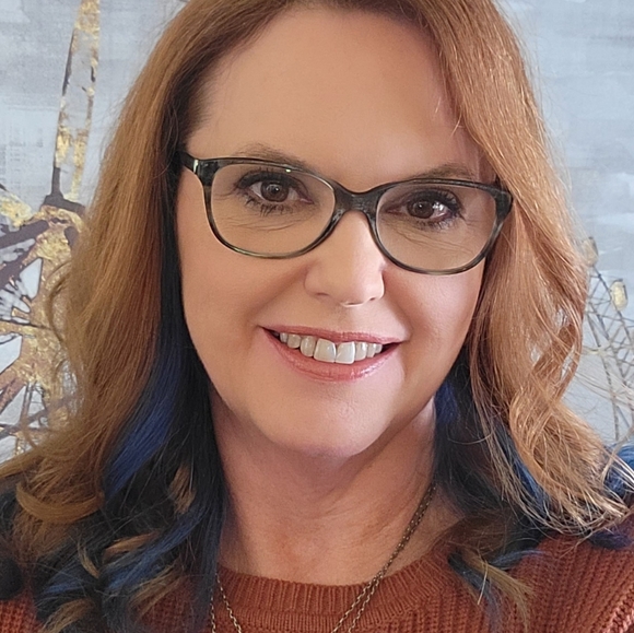 Meet your Posher, Anne - Picture 2 of 2